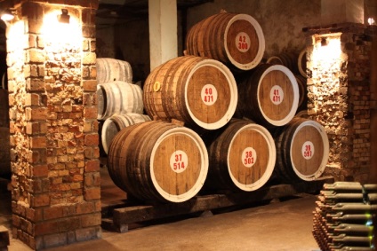 Producția de cognac armean, cum să bei, tradițiile, clasificarea