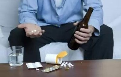 Aspirina cu alcool și cu o doză de mahmureală, consecințele consumului