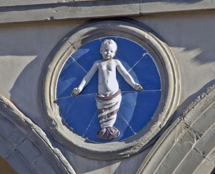 Színes máz a homlokzatok Babilonból Gaudi és több