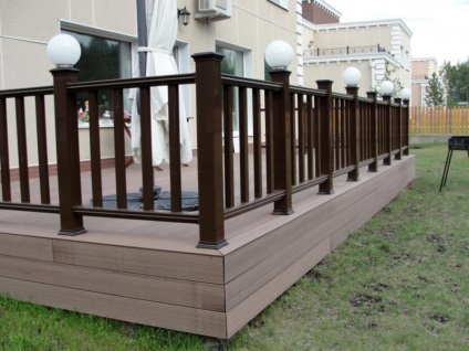 Garduri din lemn pentru alegerea terasei de lemn, montaj cu fotografie și garduri pentru veranda de la DPC