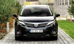 Diagnosticare cu o estimare a unei condiții de detaliere și repararea unei suspensii toyota avensis, înlocuirea accesoriilor