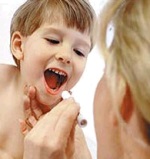 Difteria în simptomele copilului și tratamentul, vaccinarea complexă (difterie, tuse pertussis) împotriva copilului împotriva