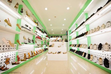Tervezési megoldások a belső a cipő üzletek