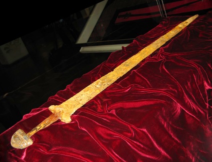 Az ősi jóslat valóra talált kard Grand Prince Svetoslav Horobrih, rodobozhie