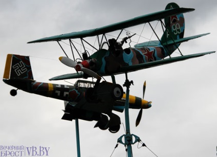 Enthusiast származó Chernavchitsy csinál kézműves repülőgép a második világháború