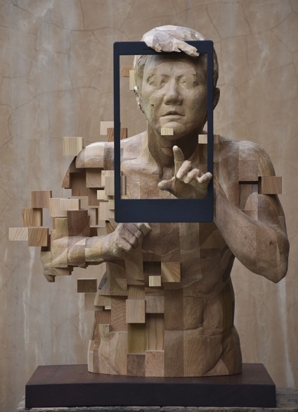 Aceste sculpturi pixel, care arată ca o glumă de calculator, sunt de fapt făcute din lemn