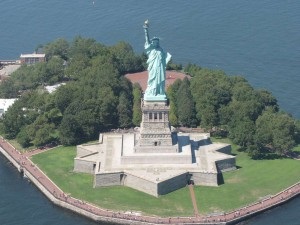 Къде е Статуята на свободата, в кой град