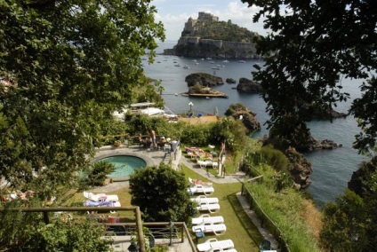 Ischia fürdőket a pikkelysömör kezelésében, a sziget Ischia, Olaszország