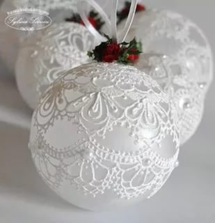 Cât de frumos este să faci o minge de dantelă pe un pom de Crăciun în noul an cu mâinile tale