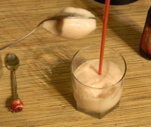 Cum să pregătești un milkshake gros