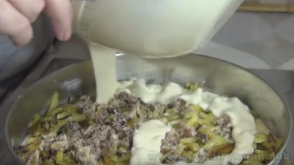 Főzni a pite burgonyával és halkonzerv egy lépésről lépésre recept fotók