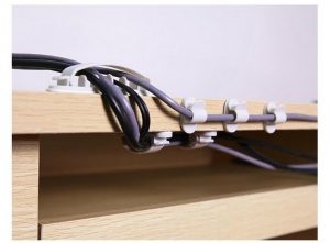 Cum să ascundeți cablurile - ascundeți frumos încărcătoarele din apartament
