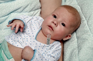 Köhögés csecsemőknél és újszülött gyermek 1 hónap és egy év