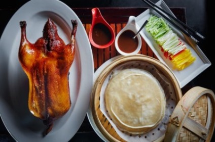 Csirke mandarin, kínai gombóc és kacsa Pekingben