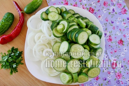 Salata de castravete din salata cu ceapa pentru iarna