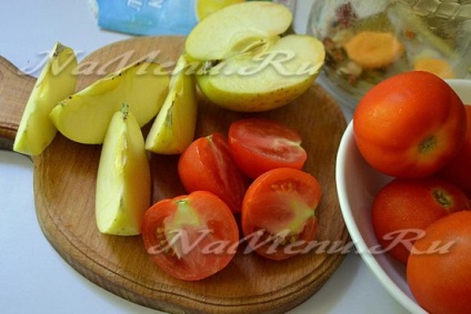 A pácolt paradicsomot és almát a téli recept