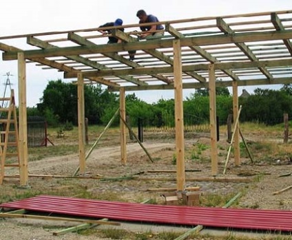 Canopy hullámkarton, hogyan kell csinálni, és csatolja a házat saját kezűleg