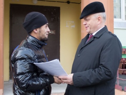 Nazarov a predat cheile orfanilor la apartamentele din noua casă - linia de știri Omsk