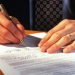 Trebuie să certific un acord de cadou cu un notar în 2017