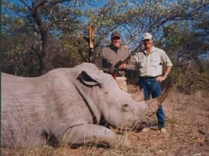Vânătoare pentru un rinocer, cum și unde să vă relaxați