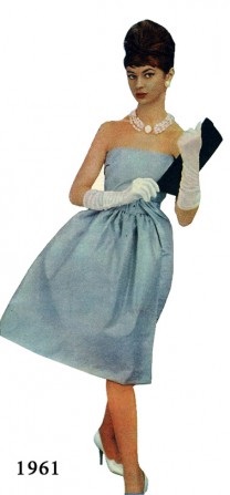 Rochie cu draperii pe bază de corset - 