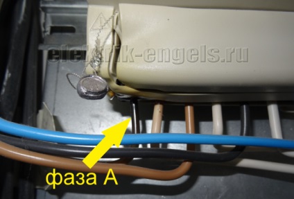 De ce șuruburile se desprind, note ale unui electrician, electrician în Engels