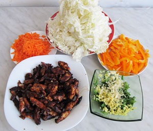Salată chineză cu varză chineză și pui