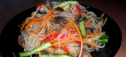 Salata cu fachozoi - reteta cu legume, carne de pui, morcovi coreeni si bete de crab