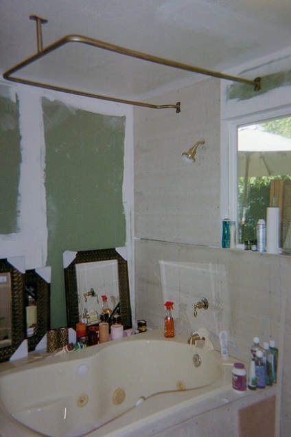 Rod a függöny a fürdőszobában sarkok és félköríves, fotó, fürdőszoba tervezés, belső,