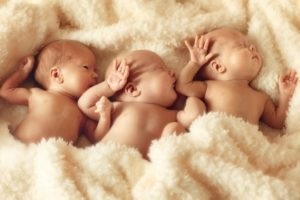 Cât de mult ar trebui un nou-născut să doarmă 2 săptămâni nevoile fiziologice ale unei miezuri după naștere și