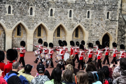 Schimbarea gardianului din Londra