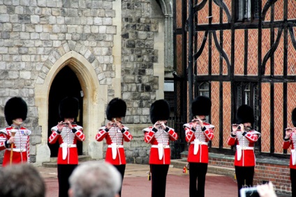 Schimbarea gardianului din Londra