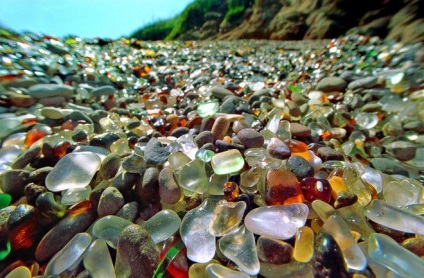 Plaja de sticlă din California, minunile naturii