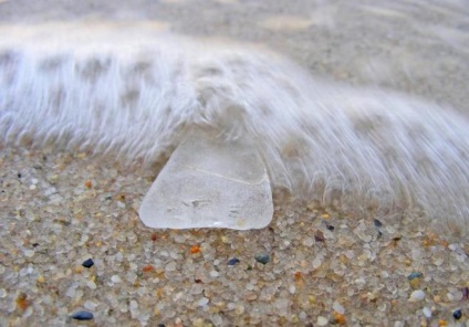 Plaja de sticlă din California, minunile naturii