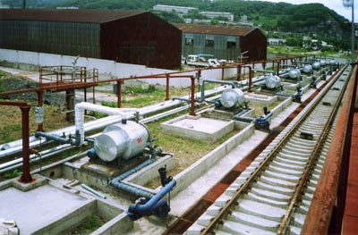 Unsm-15, instalarea unui canal de petrol negru, ulei și alte uleiuri minerale deosebit de vâscoase de pe calea ferată