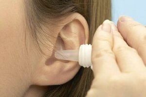 Picături pentru urechi cu otită, care sunt mai bune pentru adulți și copii, recenzii