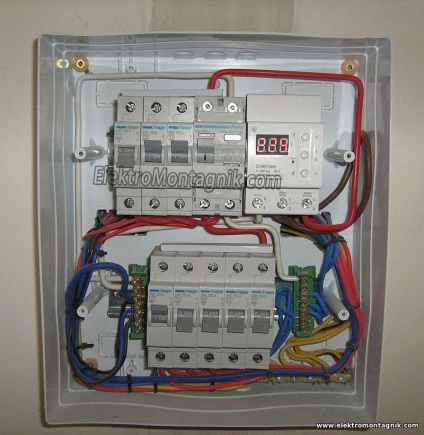 Serviciile cheamă o reparație de electrician într-un indiciu de apartament