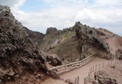 Mare și teribil Vesuvius (13 poze)