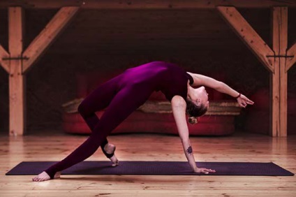Viñasa-flux dinamic de practică yoga pentru stomac plat (video)