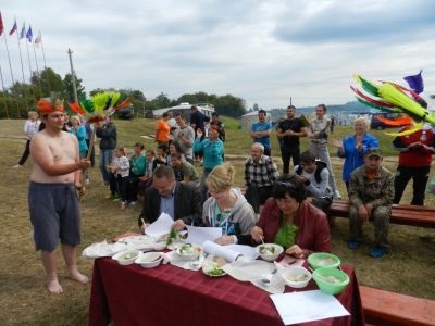 Ízletes leves és a halászat számára bemutatta a résztvevőknek - az átkelés Solovieva