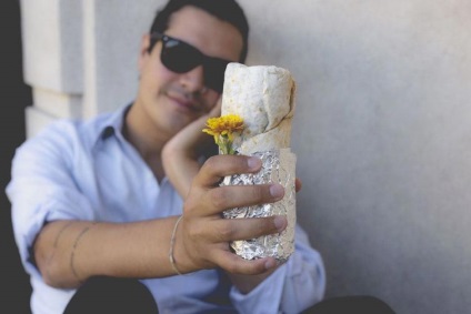 Împreună pentru totdeauna, tipul a făcut o sesiune de fotografie de nuntă cu un burrito, umkra