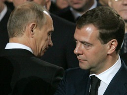 Mindenki azt gondolta, hogy Medvegyev csak játszanak a ipod, tegye meg a Twitter és a megfigyelés hagy ...