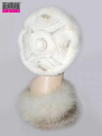 Tricotate pălării cu benzi de blană, obiecte de artizanat