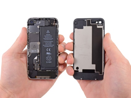 Înlocuirea antenei celulare iPhone 4s