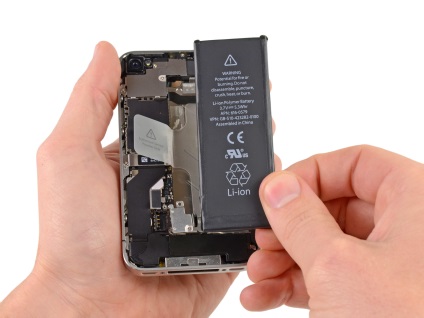 Înlocuirea antenei celulare iPhone 4s