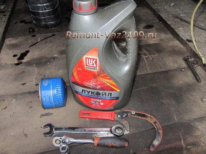 Schimbarea uleiului în motor și filtrul de ulei, repararea vasei 2109-2108