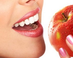 10 Secretele despre cum să vă păstrați dinții la bătrânețe