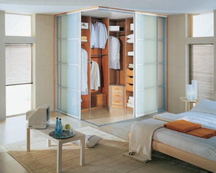 15 mini-dulapuri practice și elegante, care se vor potrivi chiar și unui mic apartament