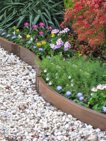 20 Garduri magnifice pentru paturile de flori, care vor ajuta la decorarea teritoriului casei