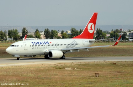 Antalya repülőtere, utazó Irina Spring